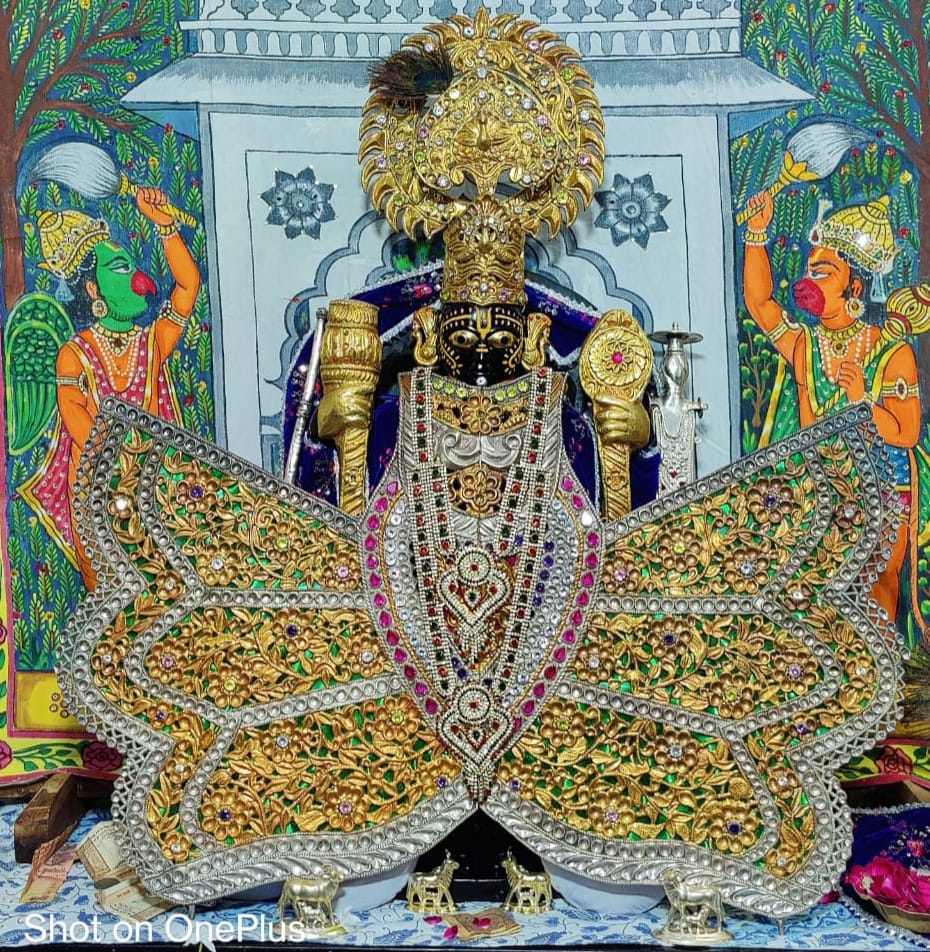 ठाकुर जी को भेंट की जाएगी चांदी की चरण पादुका, बैंड बाजे के साथ निकाली जाएगी शोभायात्रा