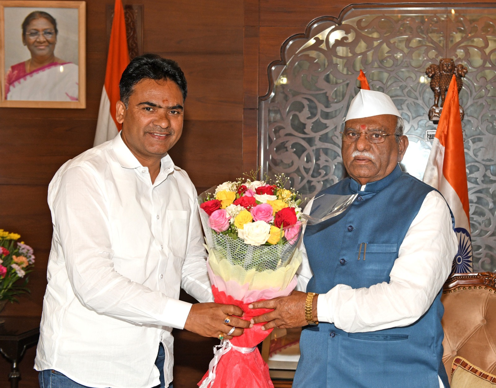 विधायक आक्या ने की राज्यपाल से शिष्टाचार भेंट