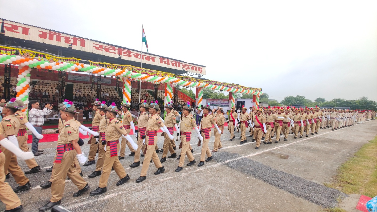 हर्षोल्लास के साथ मनाया गया राष्ट्रीय पर्व 78वां स्वतंत्रता दिवस सहकारिता और नागरिक उड्डयन विभाग के राज्य मंत्री श्री गोतम दक ने ध्वजारोहण कर परेड की ली सलामी उल्लेखनीय सेवाओं के लिए 75 प्रतिभाओं का सम्मान