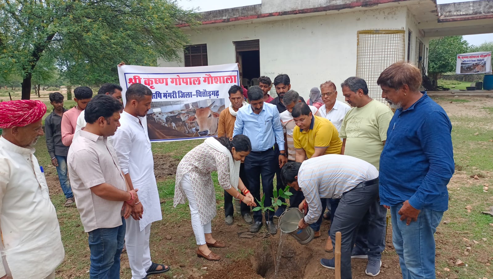 ऋषि मंगरी में लगाए गए 51 पौधे, किया सुरक्षा का प्रबंध