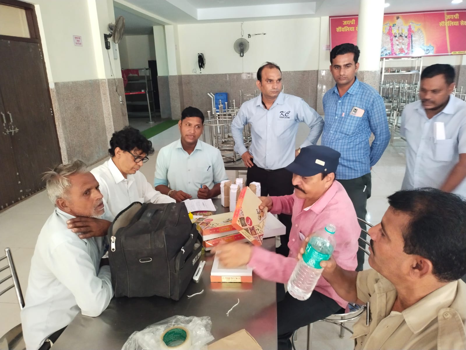 चिकित्सा विभाग ने सांवलियाजी में श्रृद्धालुओं को दिए जा रहे प्रसाद की गुणवत्ता परखी
