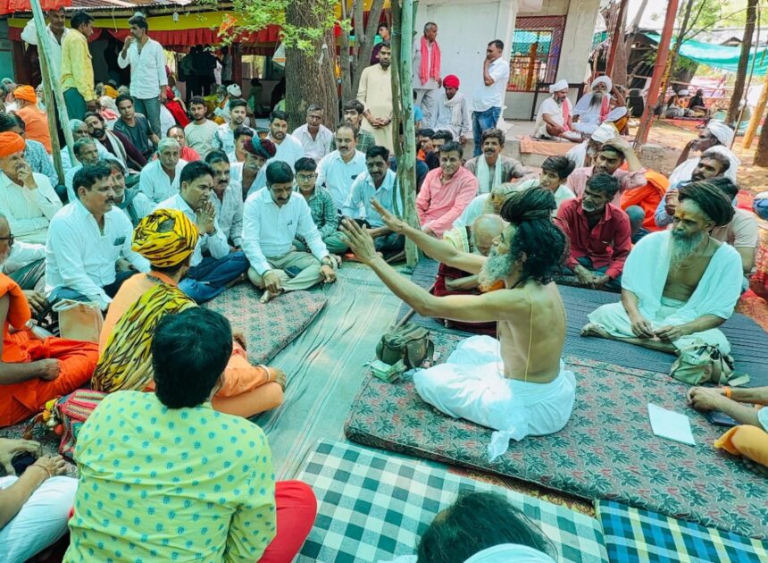 शिव शक्ति यज्ञ की पूर्णाहुति में सम्मिलित हुए विधायक आक्या