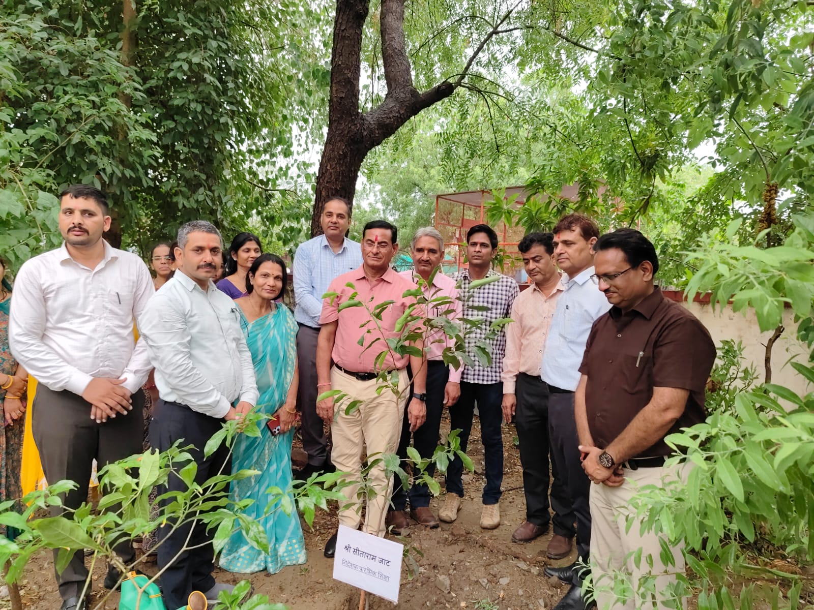 प्रारंभिक शिक्षा निदेशक सीताराम जाट ने जिला शिक्षा अधिकारी प्रारंभिक कार्यालय का निरीक्षण किया