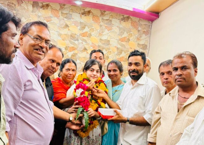 मुस्लिम समाज की अफसीन बानो छीपा के सीए बनने पर कांग्रेस हेरिटेज जॉन मंडल ने किया अभिनंदन